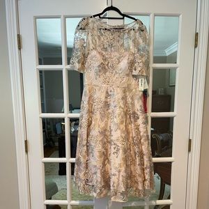 Eliza J Illusion Short Sleeve Sequin
Embroidered Floral Lace Midi Sold out sz16